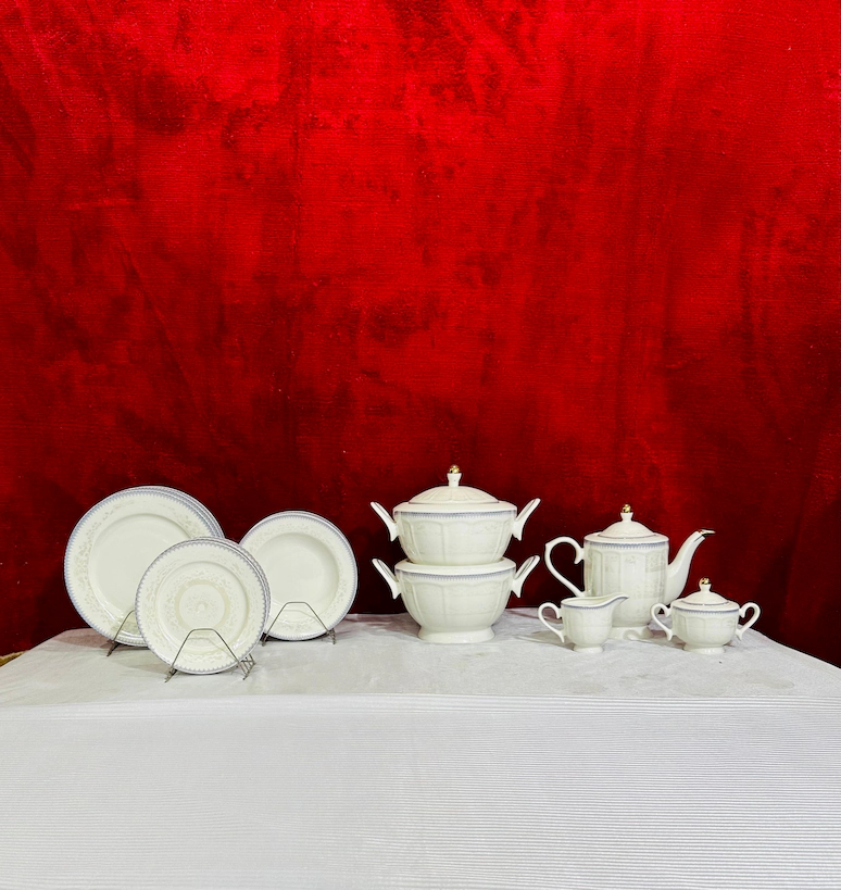 Luxury White Dinner Set with Golden Detailing - Image 11